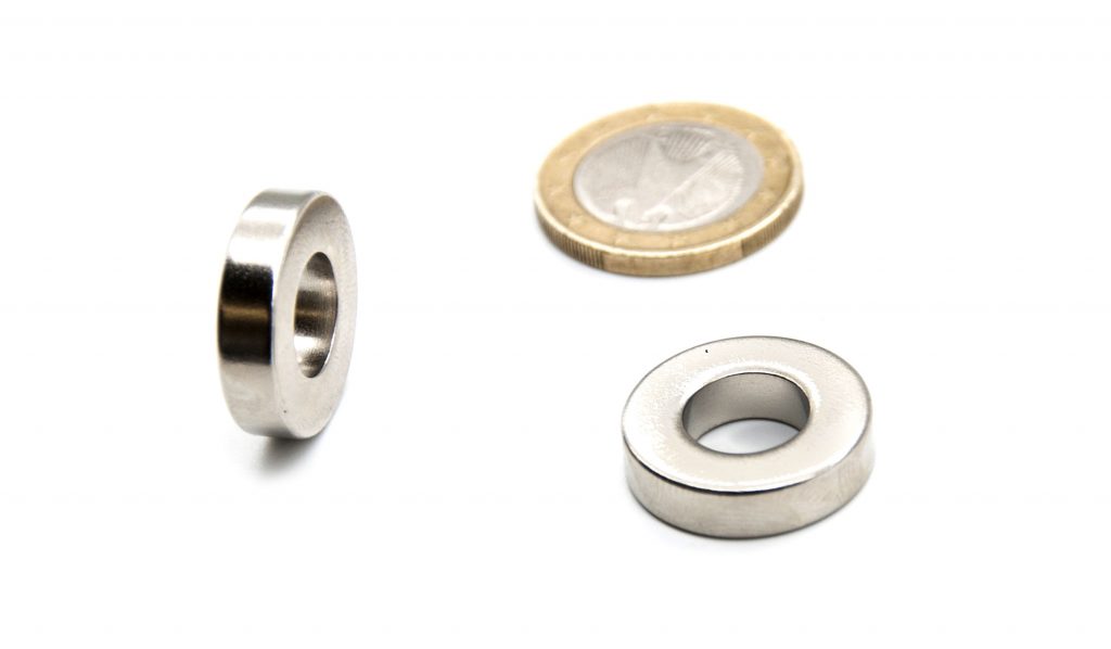 Should I buy a neodymium or ferrite magnet? - Magnets Blog-IMA